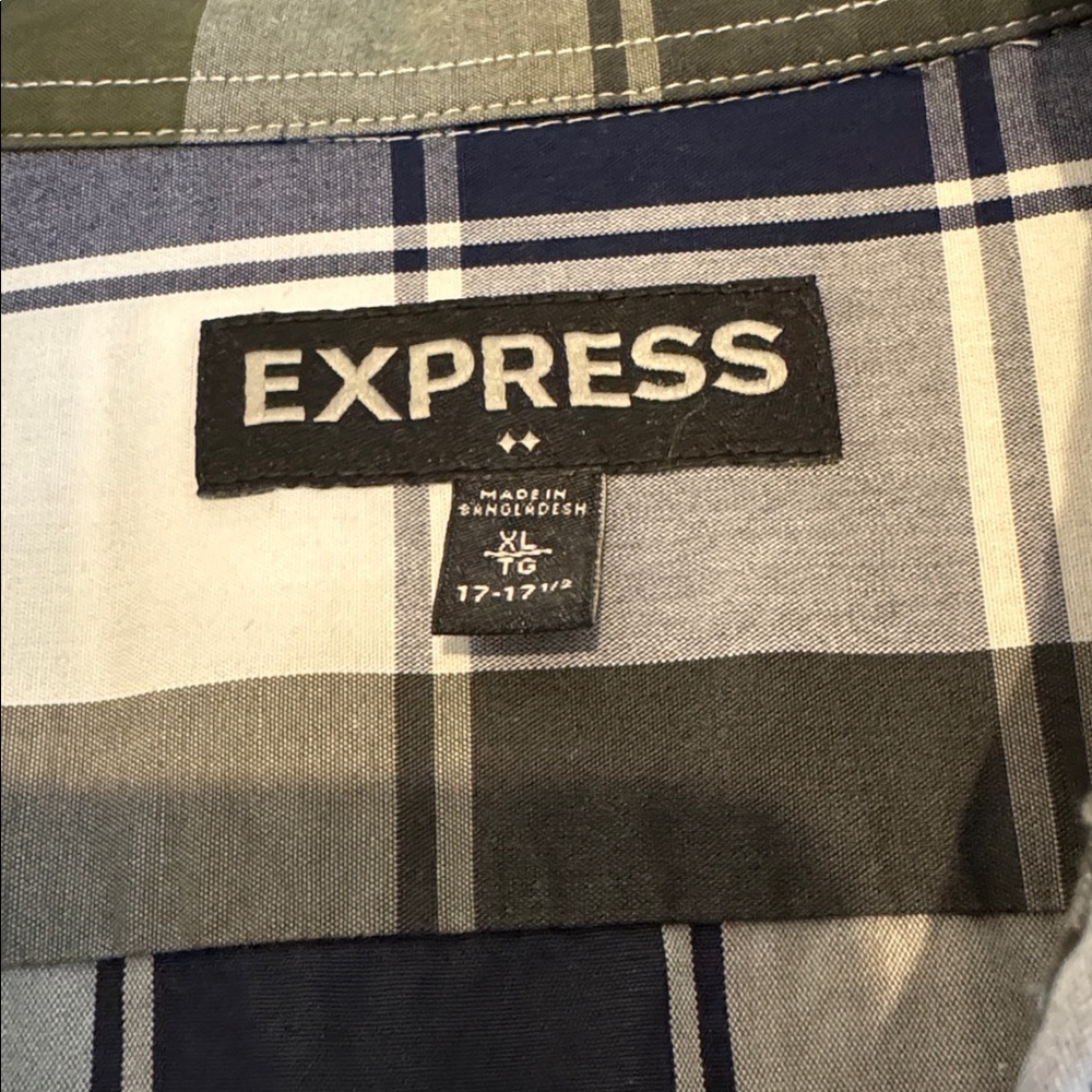Express button down - Picture 2 of 4
